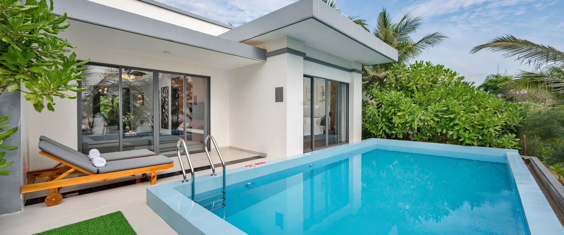 Two-Bedroom Beachfront Pool Villa