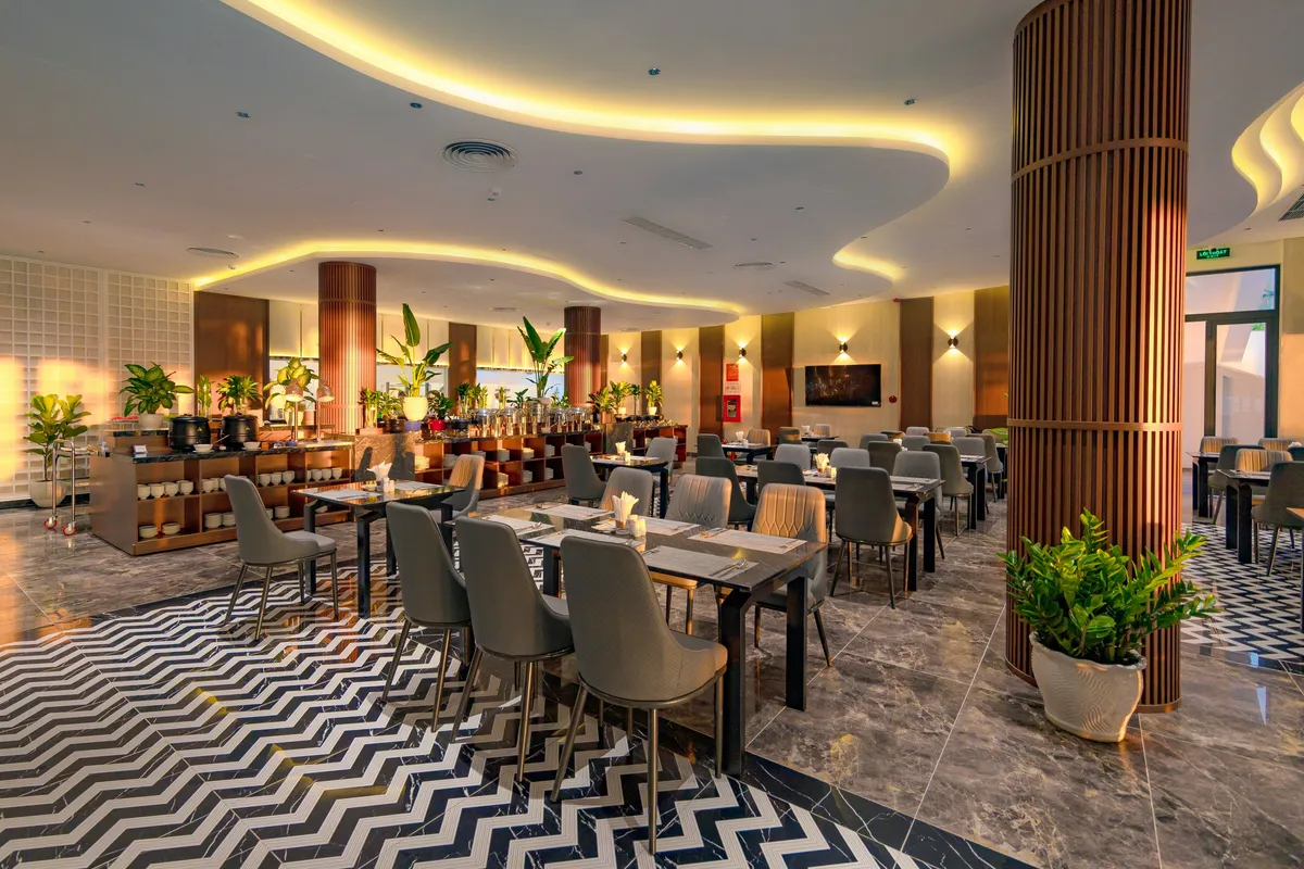 La Gourmet restaurant interior